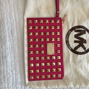 MICHAEL KORS Fushia Clutch